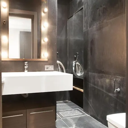 Διαμέρισμα Charming Flat 450 M To Citys Mall In Tesvikiye *