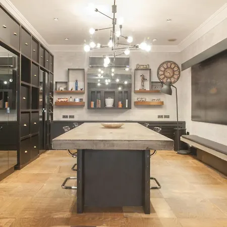 Charming Flat 450 M To Citys Mall In Tesvikiye Διαμέρισμα *