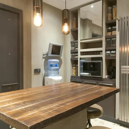 Διαμέρισμα Charming Flat 450 M To Citys Mall In Tesvikiye *