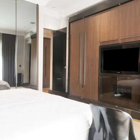 Charming Flat 450 M To Citys Mall In Tesvikiye * Κωνσταντινούπολη